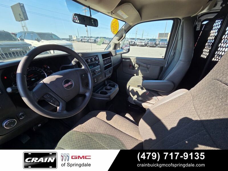 2023 GMC Savana Cargo Work Van - Photo 10