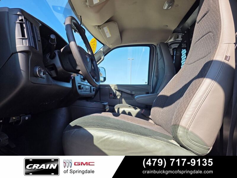 2023 GMC Savana Cargo Work Van - Photo 11