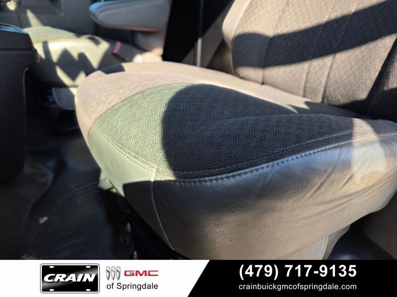 2023 GMC Savana Cargo Work Van - Photo 19
