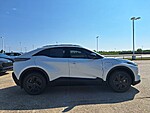 New 2026 TOYOTA C-HR SE in NEW ORLEANS, LOUISIANA (Photo 4)