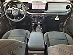 New 2025 JEEP GLADIATOR SPORT S 4X4 in ST. PETERSBURG, FLORIDA (Photo 16)