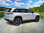New 2025 JEEP GRAND CHEROKEE LIMITED 4X4 in ST. PETERSBURG, FLORIDA (Photo 4)
