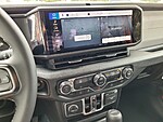 New 2025 JEEP GLADIATOR SPORT S 4X4 in ST. PETERSBURG, FLORIDA (Photo 17)