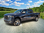 New 2026 RAM 1500 EXPRESS 4X2 CREW CAB 5'7