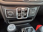 New 2025 JEEP GLADIATOR SPORT S 4X4 in ST. PETERSBURG, FLORIDA (Photo 18)