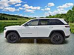 New 2026 JEEP GRAND CHEROKEE LAREDO ALTITUDE 4X2 in ST. PETERSBURG, FLORIDA (Photo 3)