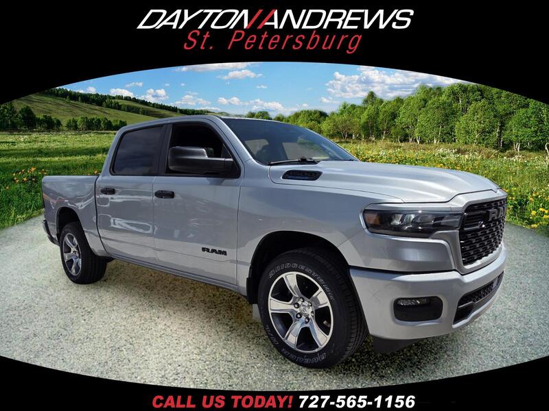 New 2026 RAM 1500 EXPRESS 4X2 CREW CAB 5'7