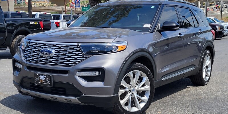 2021 Ford Explorer Platinum's photo