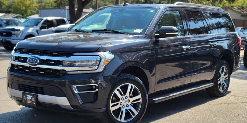 2024 Ford Expedition Limited's photo