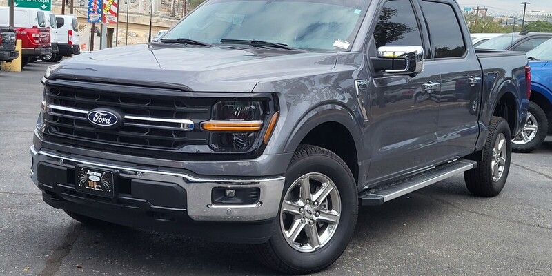 2025 Ford F-150 XLT's photo