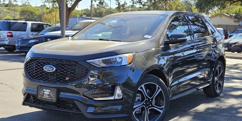 2022 Ford Edge ST's photo