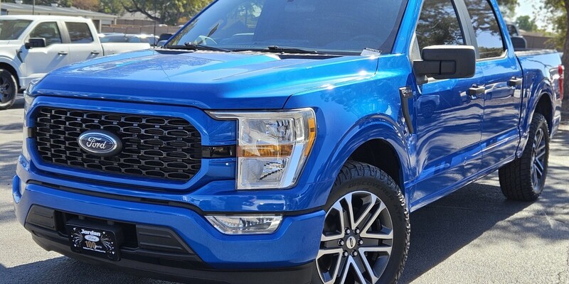 2021 Ford F-150 XL's photo