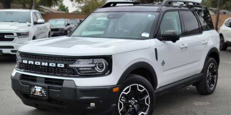 2025 Ford Bronco Sport Outer Banks's photo