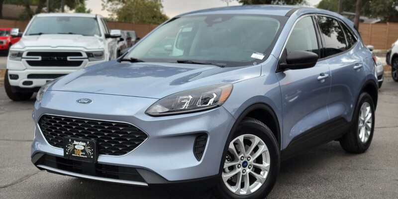 2022 Ford Escape SE's photo