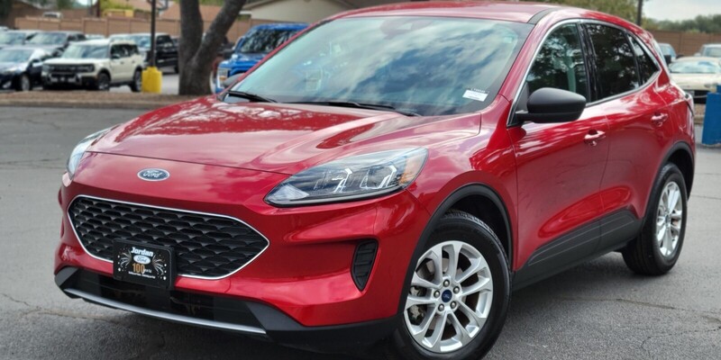 2022 Ford Escape SE's photo