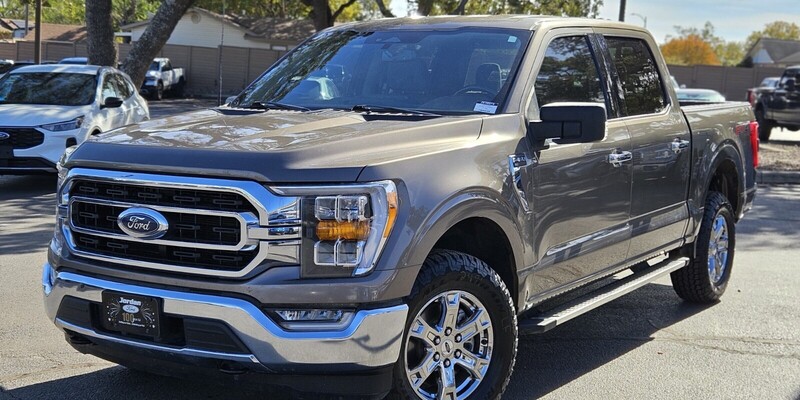 2022 Ford F-150 XLT's photo