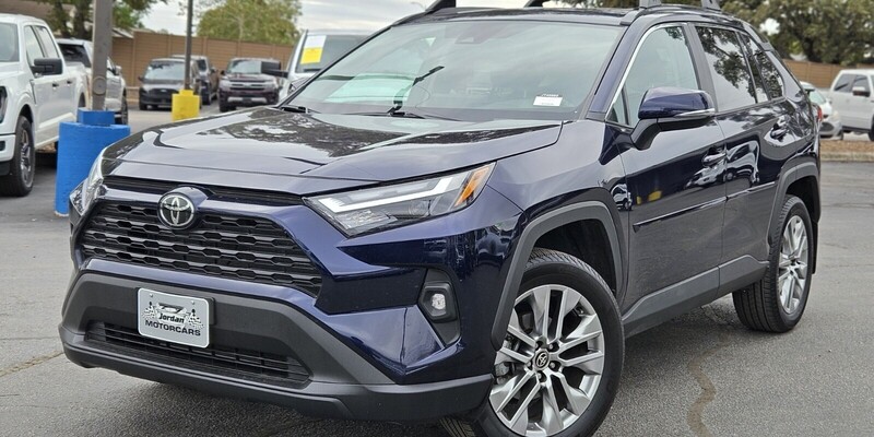 2024 Toyota RAV4 XLE Premium's photo