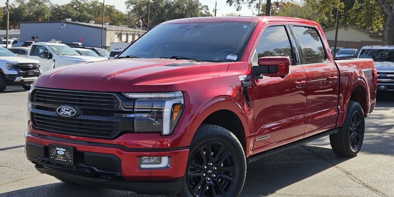 2024 Ford F-150 Platinum's photo