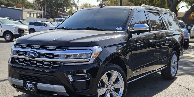 2024 Ford Expedition Platinum's photo