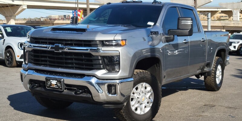2025 Chevrolet Silverado HD LT's photo