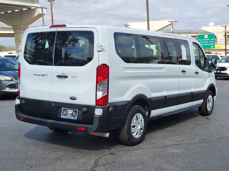 2020 Ford Transit Passenger Van XLT - Photo 5