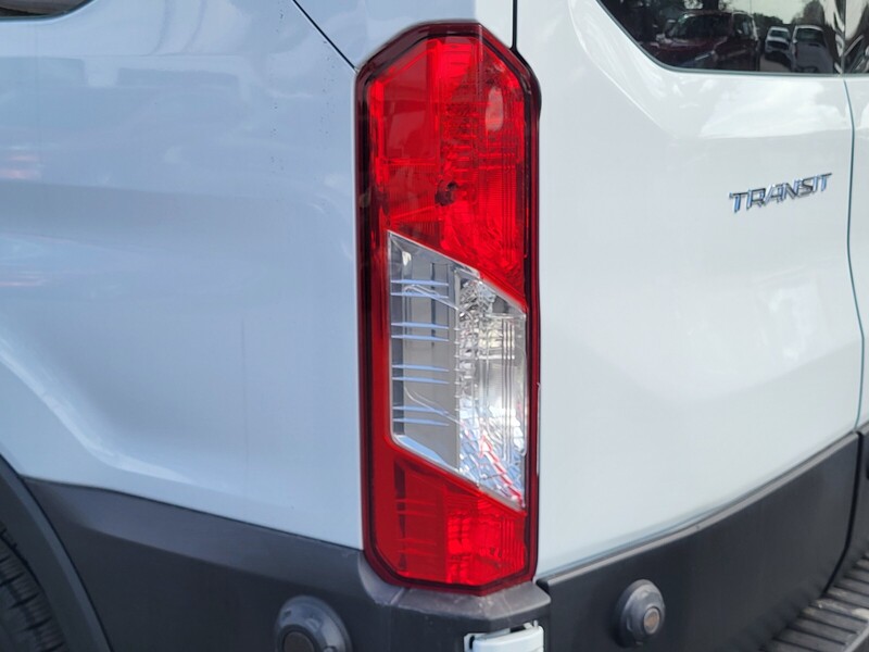 2020 Ford Transit Passenger Van XLT - Photo 9