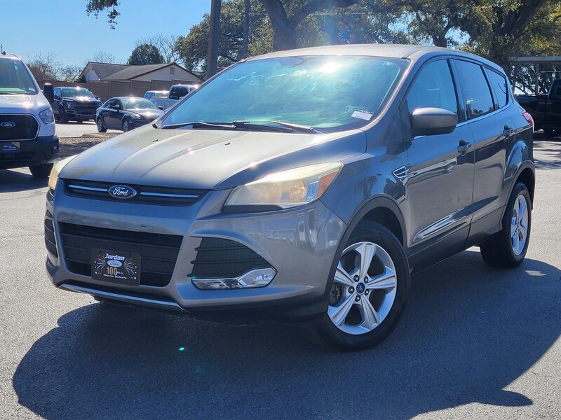 Used 2013 Ford Escape SE with VIN 1FMCU0G97DUC27203 for sale in Live Oak, TX