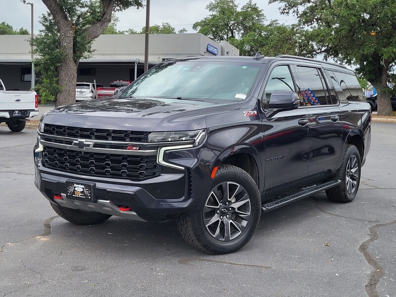 2022 Chevrolet Suburban 4WD 1500 Z71's photo