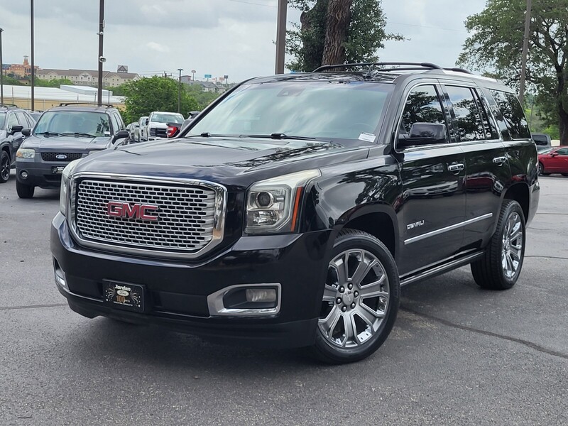 2015 GMC Yukon 4WD Denali's photo