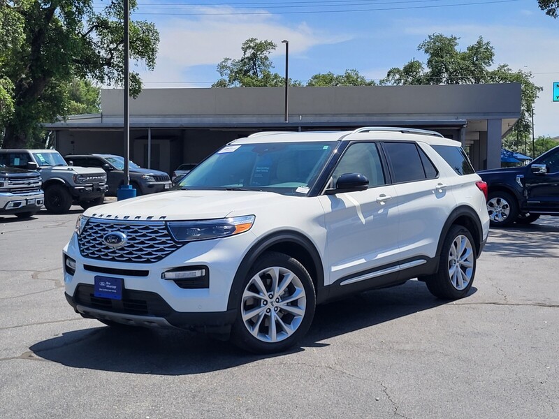 2023 Ford Explorer Platinum HEV's photo