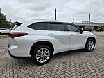 Used 2023 TOYOTA HIGHLANDER LIMITED FWD in STUART, FLORIDA (Photo 11)