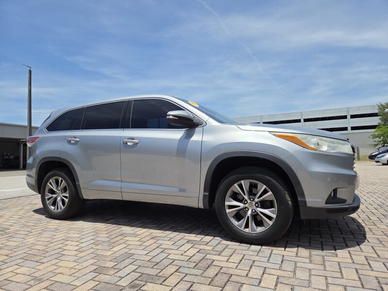 Used 2014 TOYOTA HIGHLANDER FWD 4DR V6 LE in STUART, FLORIDA