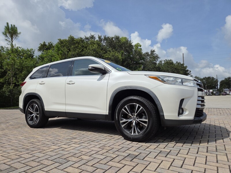 Used 2019 TOYOTA HIGHLANDER LE PLUS V6 FWD in STUART, FLORIDA