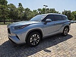 Used 2024 TOYOTA HIGHLANDER XLE FWD in STUART, FLORIDA (Photo 3)