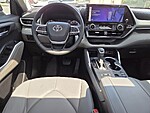 Used 2024 TOYOTA HIGHLANDER XLE FWD in STUART, FLORIDA (Photo 7)