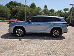 Used 2024 TOYOTA HIGHLANDER XLE FWD in STUART, FLORIDA (Photo 8)
