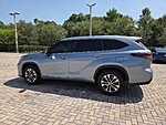 Used 2024 TOYOTA HIGHLANDER XLE FWD in STUART, FLORIDA (Photo 9)
