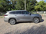 Used 2025 TOYOTA HIGHLANDER LIMITED AWD in STUART, FLORIDA (Photo 12)