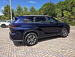Used 2026 TOYOTA HIGHLANDER XLE AWD in STUART, FLORIDA (Photo 11)