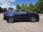 Used 2026 TOYOTA HIGHLANDER XLE AWD in STUART, FLORIDA (Photo 12)