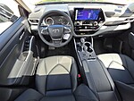 Used 2026 TOYOTA HIGHLANDER XLE AWD in STUART, FLORIDA (Photo 6)