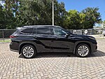 Used 2026 TOYOTA HIGHLANDER PLATINUM AWD in STUART, FLORIDA (Photo 12)