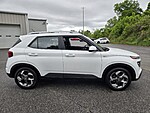 Used 2025 HYUNDAI VENUE SEL in MARTINSVILLE, VIRGINIA (Photo 8)