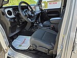 Used 2024 JEEP GLADIATOR SPORT S in MARTINSVILLE, VIRGINIA (Photo 9)