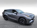 Used 2022 TOYOTA HIGHLANDER XLE in MARTINSVILLE, VIRGINIA (Photo 1)
