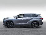 Used 2022 TOYOTA HIGHLANDER XLE in MARTINSVILLE, VIRGINIA (Photo 4)