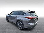 Used 2022 TOYOTA HIGHLANDER XLE in MARTINSVILLE, VIRGINIA (Photo 5)