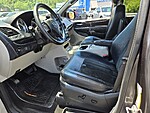 Used 2017 DODGE GRAND CARAVAN SXT in MARTINSVILLE, VIRGINIA (Photo 9)