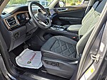 Used 2025 Volkswagen Atlas 2.0T SE W/TECHNOLOGY in MARTINSVILLE, VIRGINIA (Photo 9)
