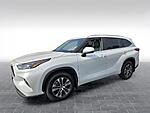 Used 2023 TOYOTA HIGHLANDER XLE in MARTINSVILLE, VIRGINIA (Photo 3)